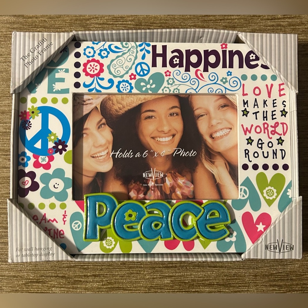 NWT - NewView, the graffiti photo frame.